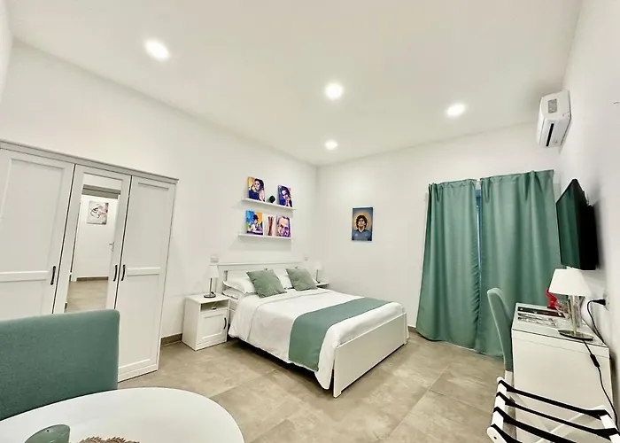 Tribunali 181 Guest House